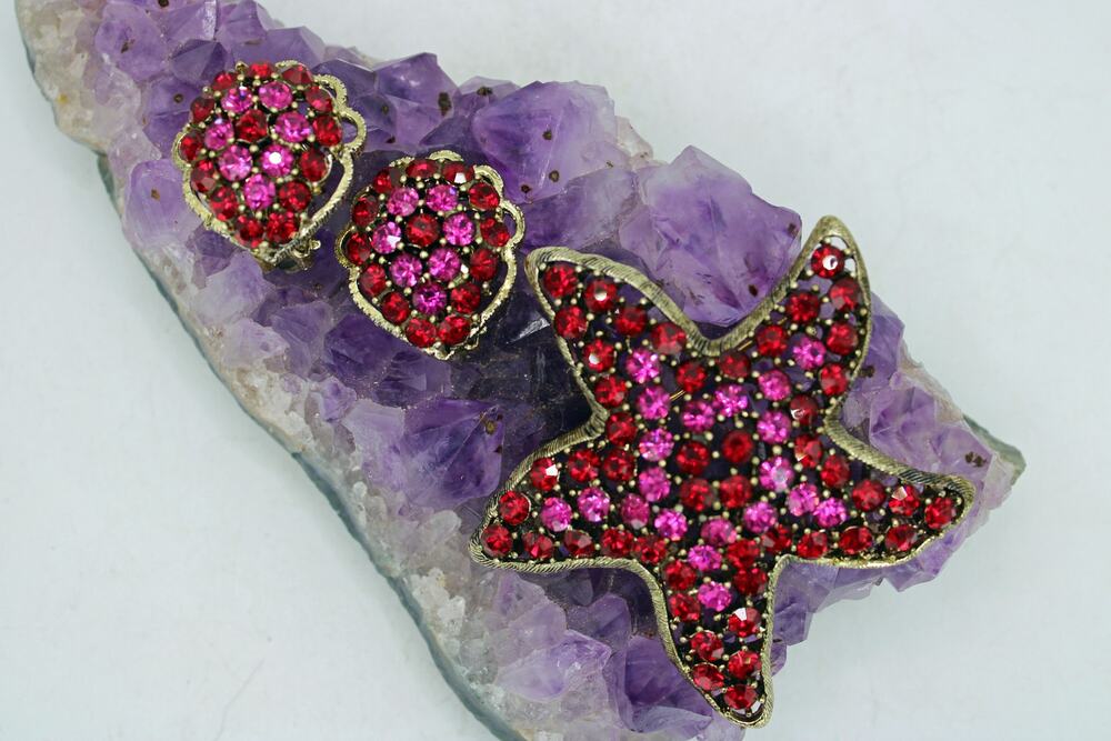 Weiss Gold Tone Red and Pink Rhinestone Star Fish Brooch and Earring Set